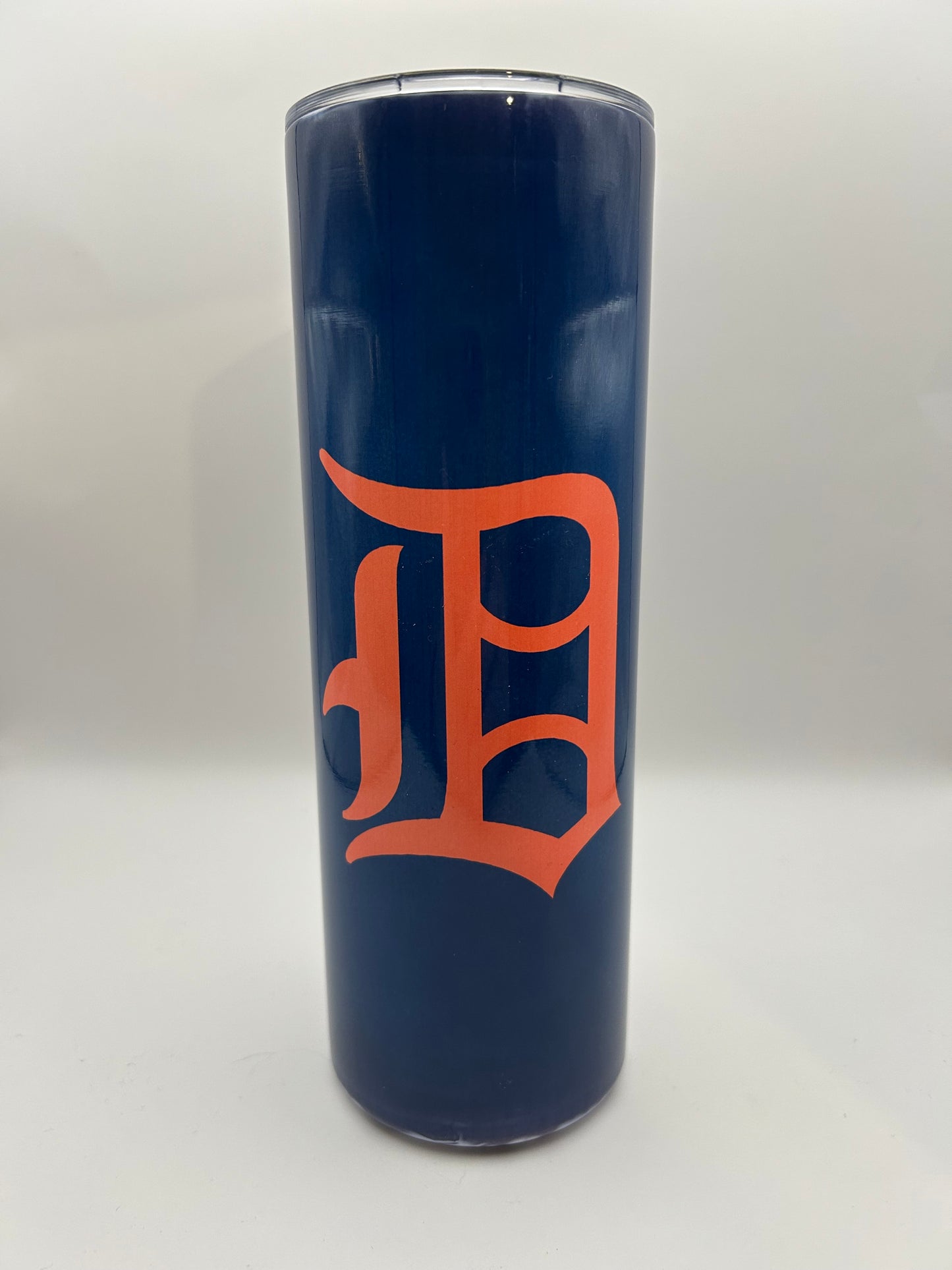 English D on blue