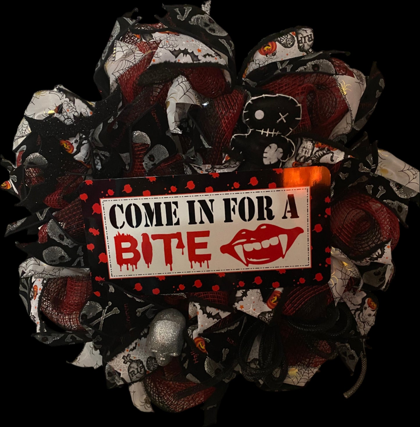 Come in for a Bite Wreath