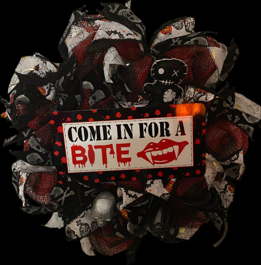 Come in for a Bite Wreath